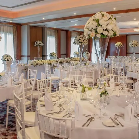 Otel Thorpe Park And 4*