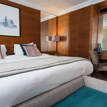 Otel Thorpe Park And 4*