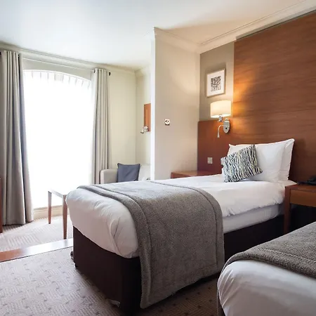 Otel Thorpe Park And 4*