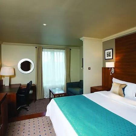 Otel Thorpe Park And 4*