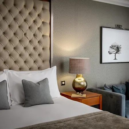 Otel Thorpe Park And 4*