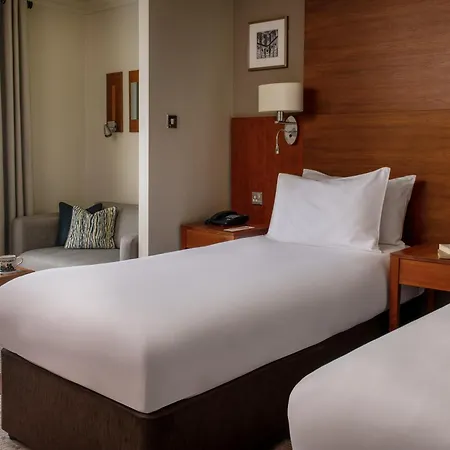 Otel Thorpe Park And 4*
