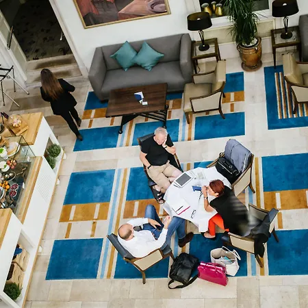 Thorpe Park And 4* Leeds (West Yorkshire)