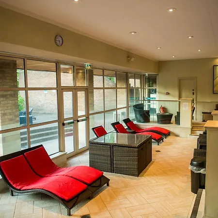 Otel Thorpe Park And 4*