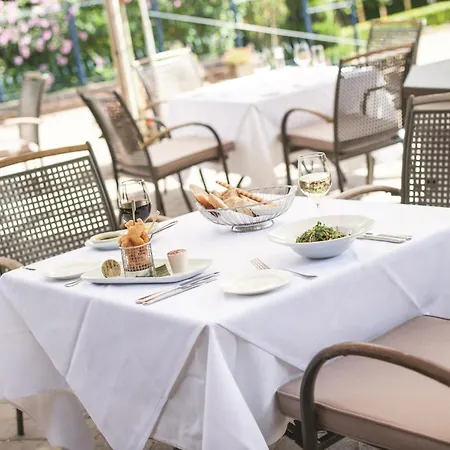 Thorpe Park And Hotel 4*