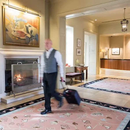 Thorpe Park And Лидс