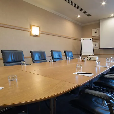 Отель Thorpe Park And Лидс