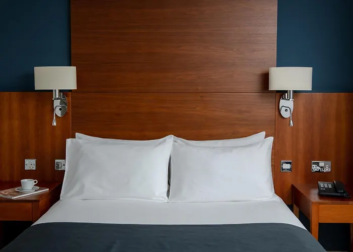 Thorpe Park And 4* Leeds (West Yorkshire)