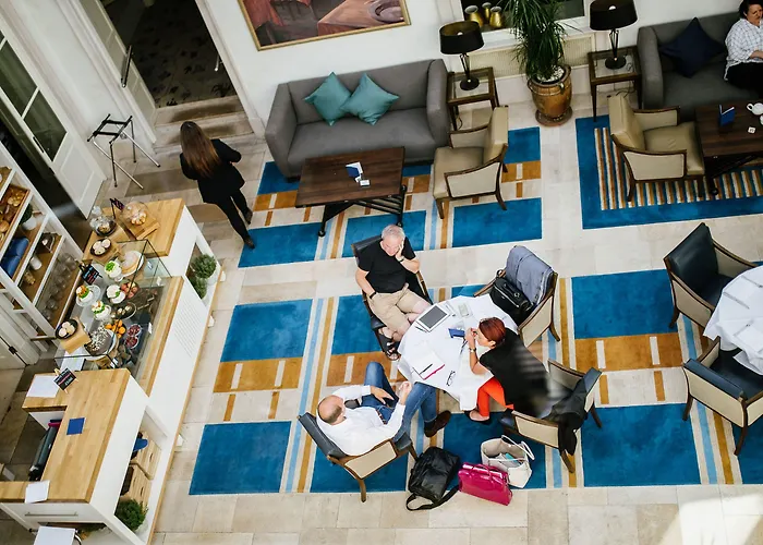 Thorpe Park And 4* Λιντς