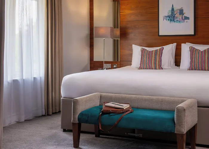 Thorpe Park And 4* Leeds (West Yorkshire)