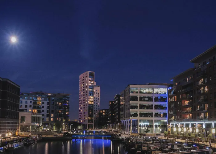 Thorpe Park And 4* Leeds (West Yorkshire)