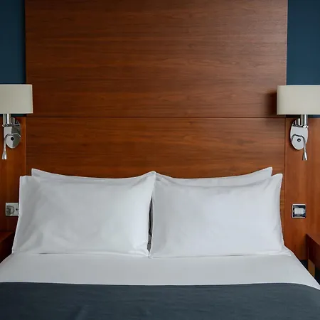 Thorpe Park And 4* Leeds (West Yorkshire)