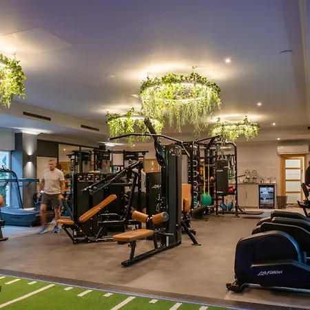 Thorpe Park And Hotel Leeds (West Yorkshire)