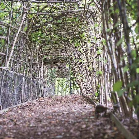 Thorpe Park And Hotel Leeds (West Yorkshire)