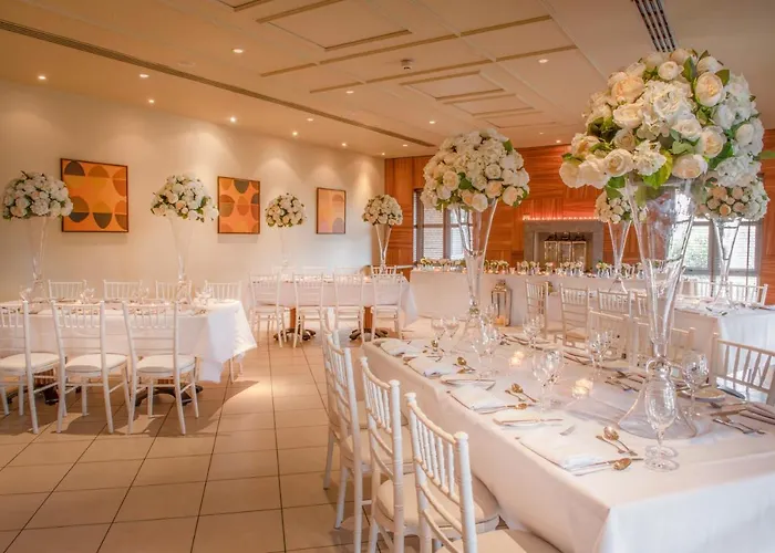 Thorpe Park And Лидс