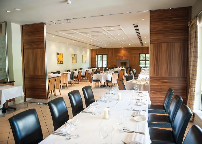 Thorpe Park And Отель